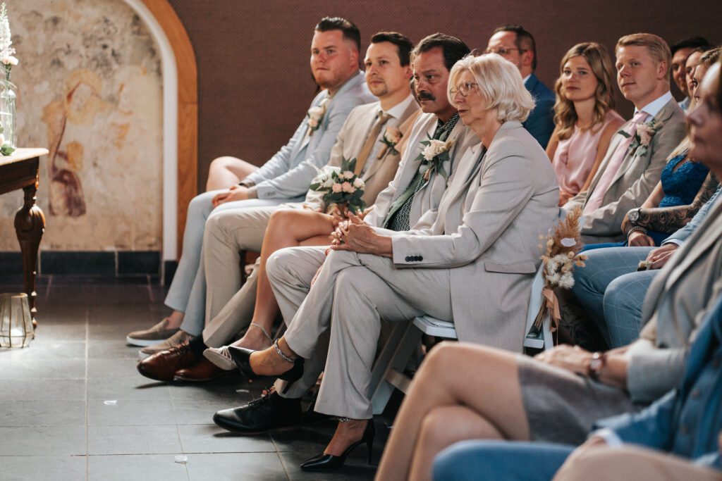 het-dikke-torentje-eemnes-trouwfotograaf-utrecht-amersfoort-bruidsreportage-trouwen-in-utrecht