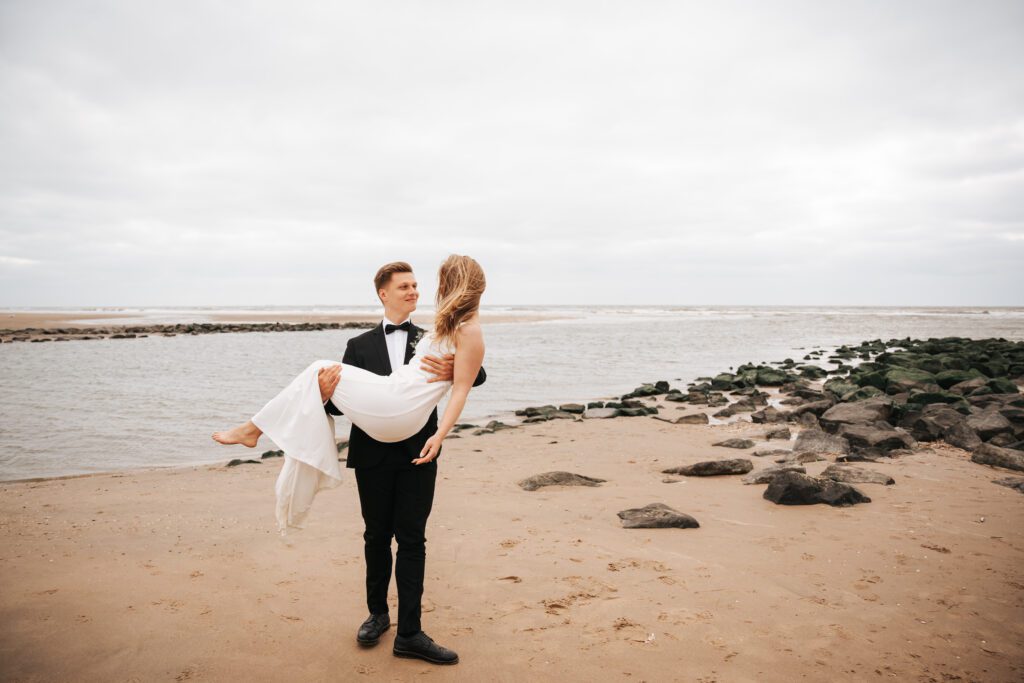 trouwfotograaf-utrecht-trouwen-op-het-strand
