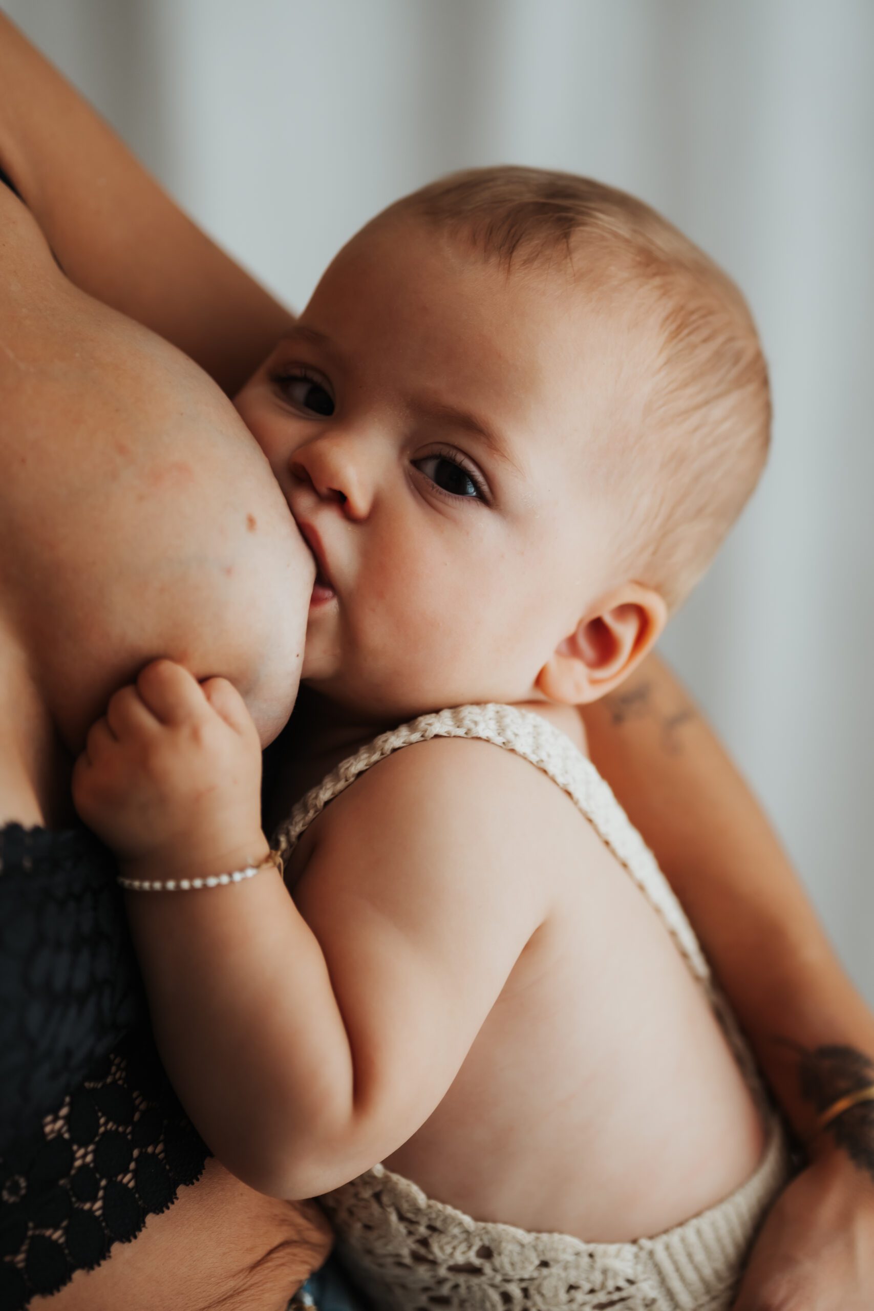 fotograaf-Utrecht-Maarssen-Breukelen-leidscherijn- motherhood-gezinsfotograaf-zwangerschapsfotoshoot